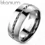 Biżuteria e-shop Tytanowy pierścionek - srebrna obrączka, zakręcony drucik pośrodku - rozmiar: 56 Sklep