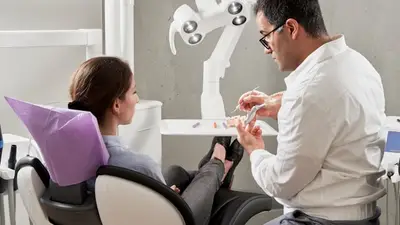 Mikroskopowe precyzje w dentystyce: Jak nowoczesne leczenie kanałowe zmienia oblicze stomatologii