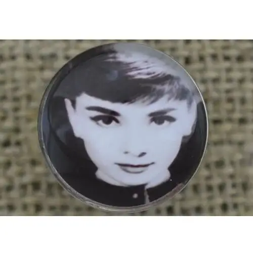 [31828] nap z kaboszonem audrey hepburn 18mm Inna (inny)