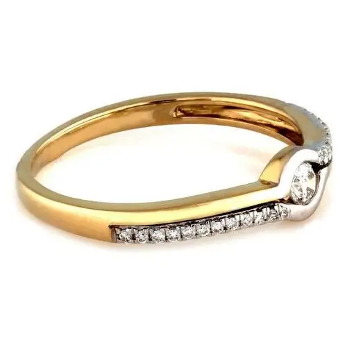 Delikatny złoty pierścionek z brylantami 3