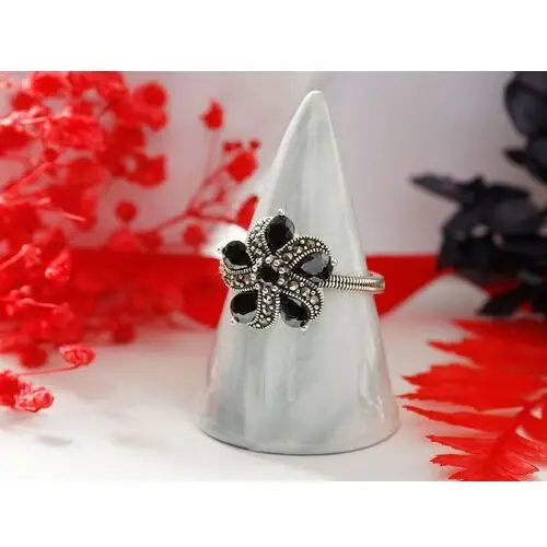 Srebrny pierścień duży z czarnym kwiatkiem Lovrin 5
