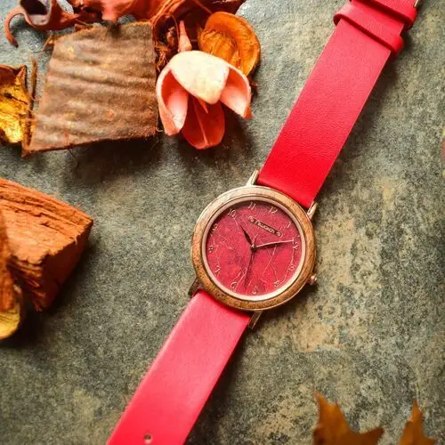 Damski zegarek Niwatch Classic - czerwony motyw marmuru 3